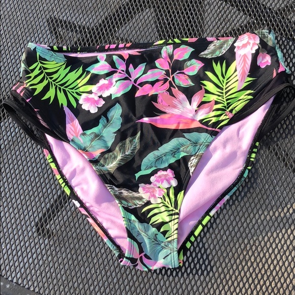 Xhilaration Other - Xhilaration Large Floral Highwaist Bottoms